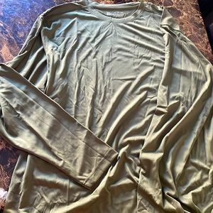 Under Armour Long sleeve dry fit shirt